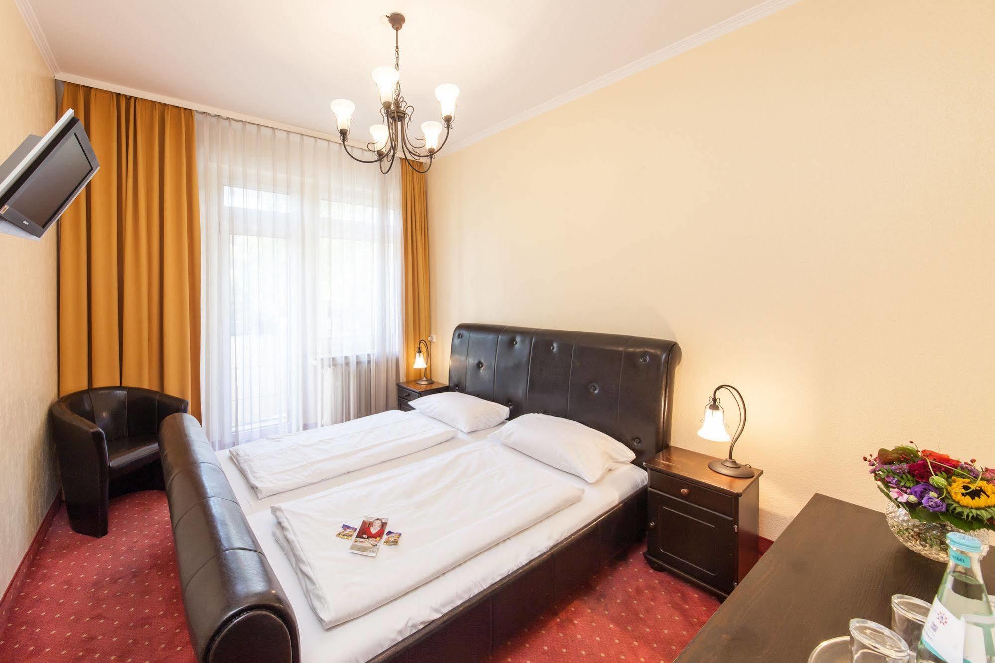 Hotel An Der Oper Duesseldorf Ngoại thất bức ảnh