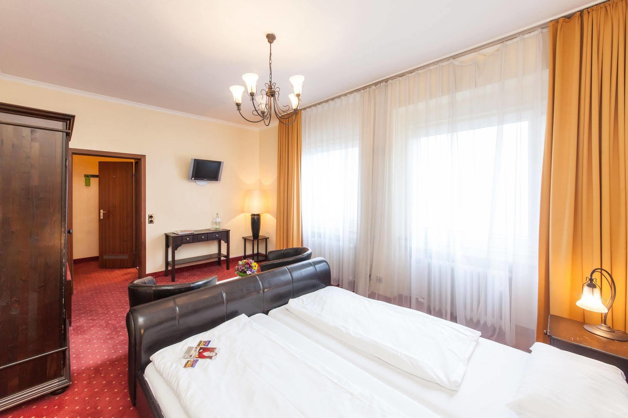 Hotel An Der Oper Duesseldorf Ngoại thất bức ảnh