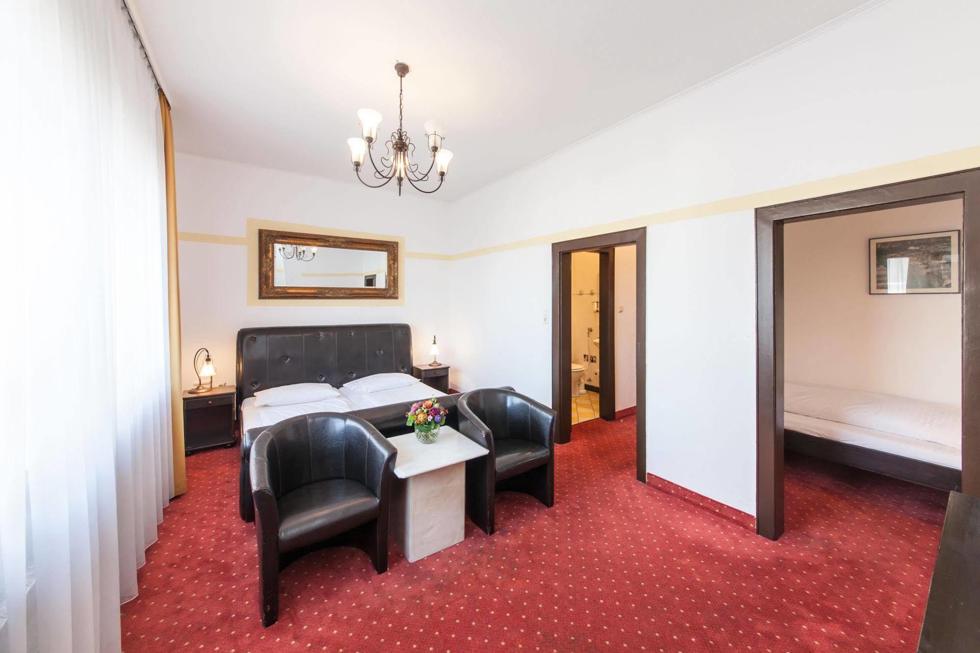 Hotel An Der Oper Duesseldorf Ngoại thất bức ảnh