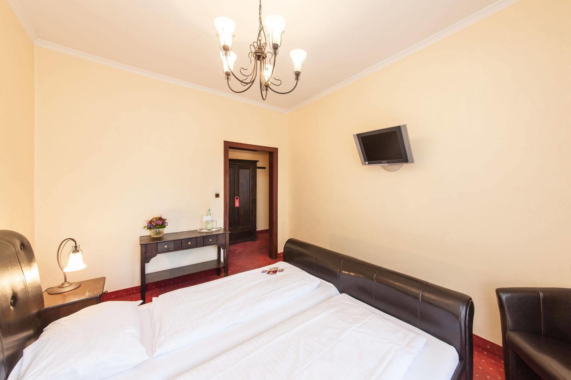 Hotel An Der Oper Duesseldorf Ngoại thất bức ảnh