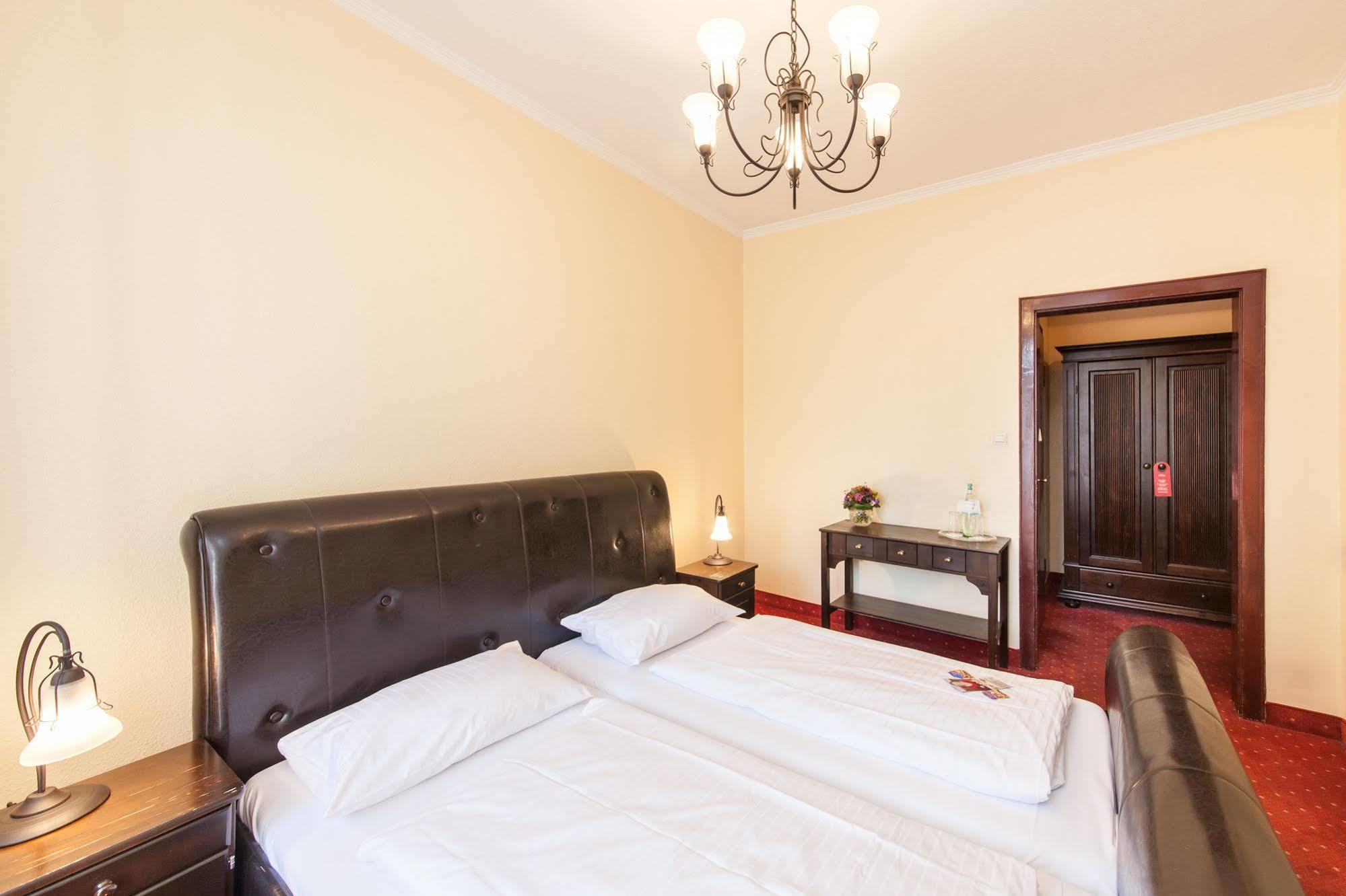 Hotel An Der Oper Duesseldorf Ngoại thất bức ảnh