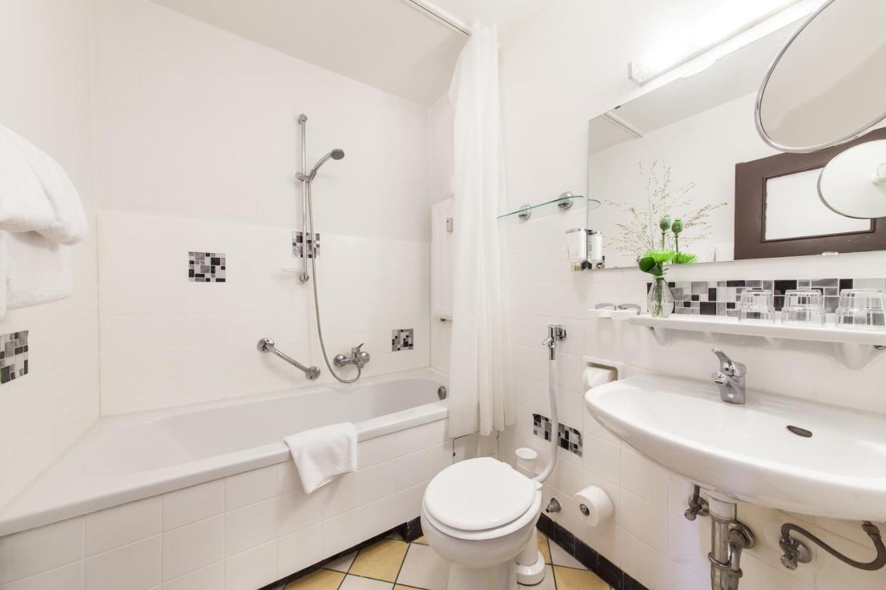 Hotel An Der Oper Duesseldorf Ngoại thất bức ảnh
